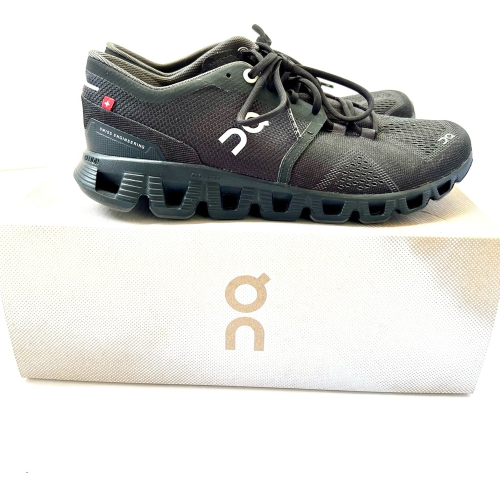 ON Women's Cloud X Sneakers